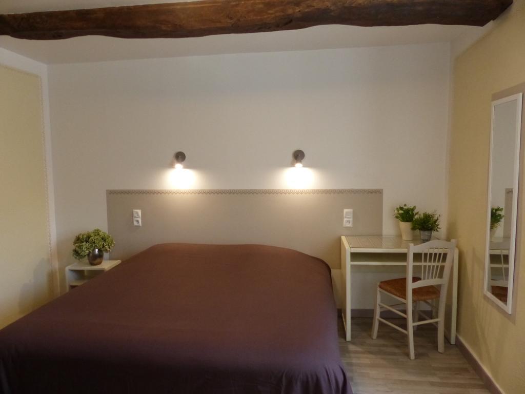 Auberge De Trente Pas Saint-Ferréol-Trente الغرفة الصورة